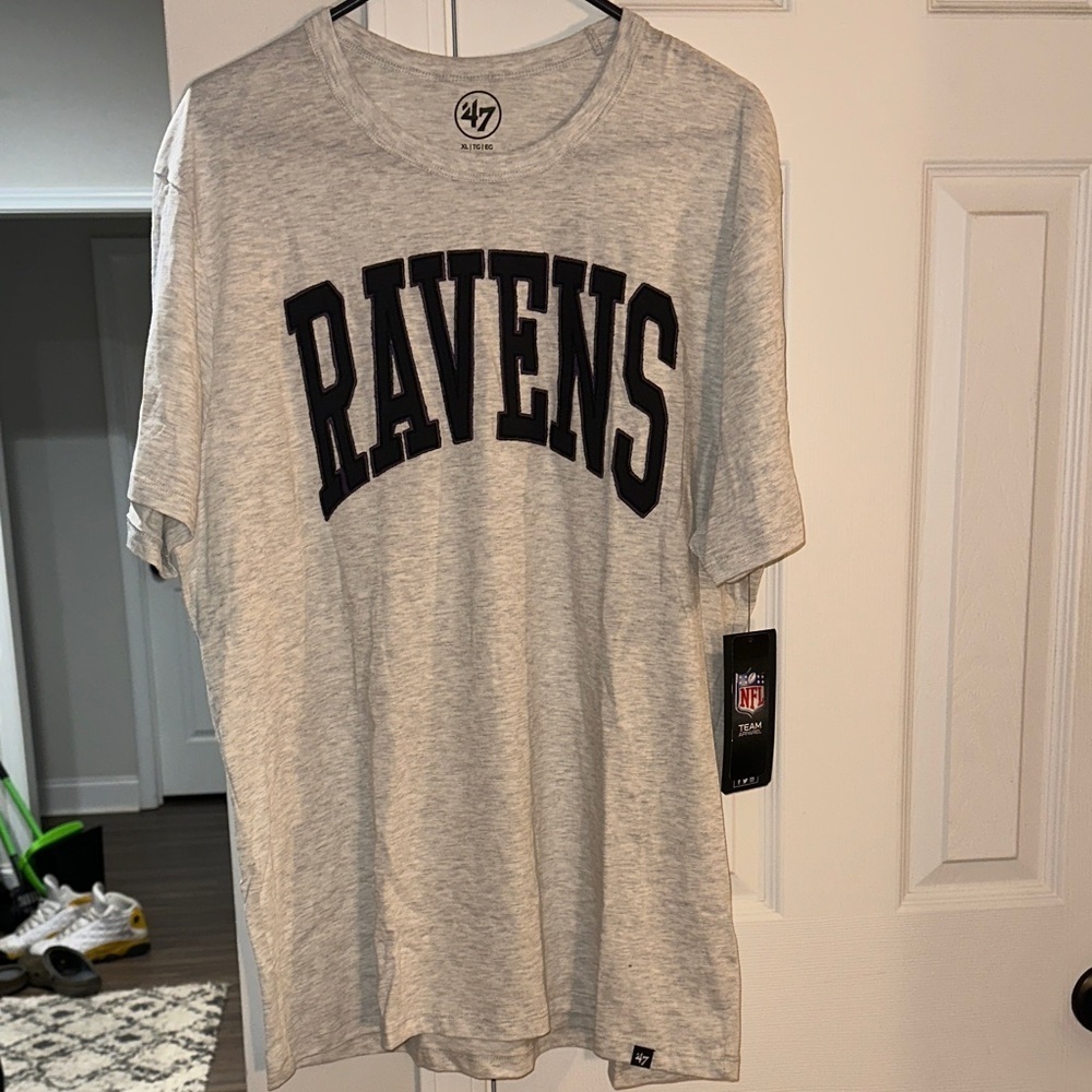 47 Heather Gray Ravens Short Sleeve Tee